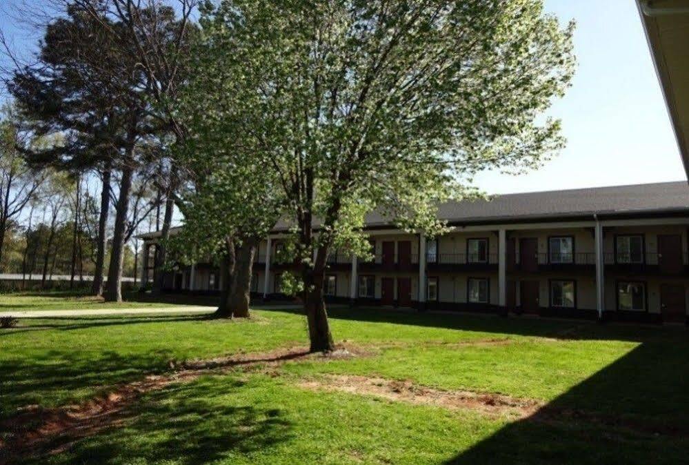 Red Roof Inn & Suites Greenwood, Sc Luaran gambar